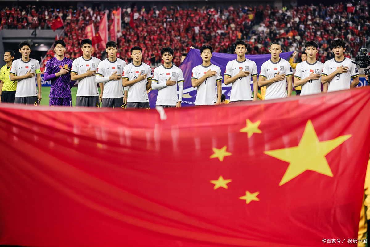 体育精神闪耀赛场，球员拼尽全力的简单介绍